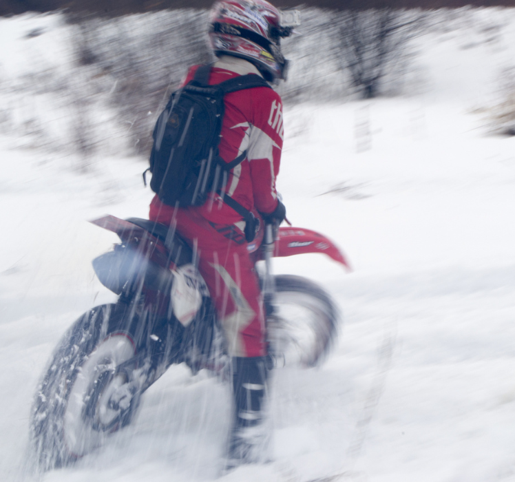 Jaką zimową kurtkę motocyklową warto kupić? Cechy, na które trzeba zwrócić uwagę