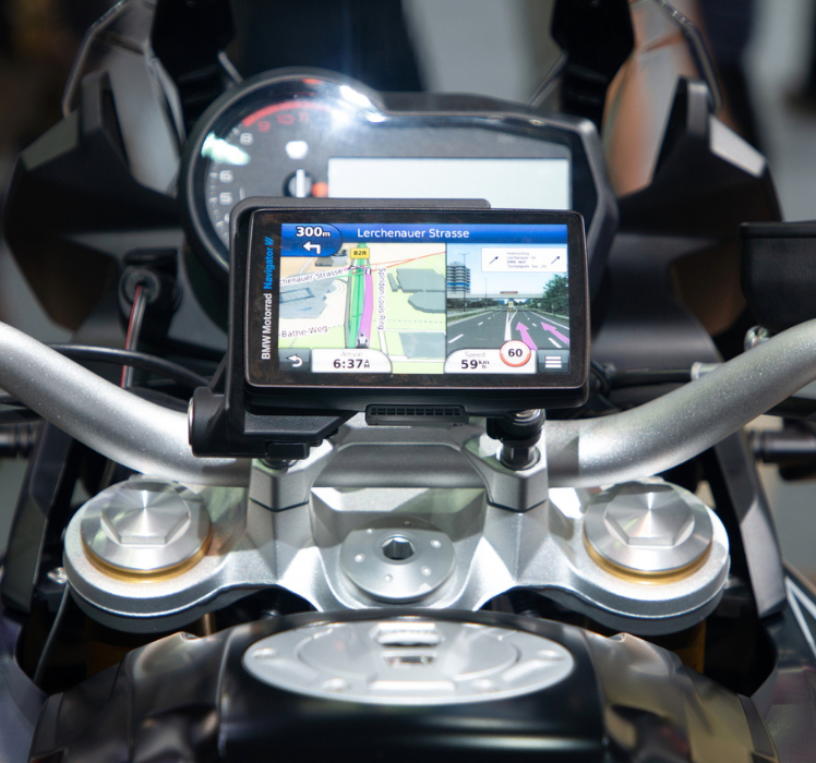 Dlaczego warto inwestować w systemy nawigacji motocyklowej? Przegląd dostępnych opcji