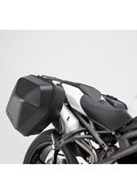 Zestaw: kufry boczne plastikowe + stelaże URBAN ABS SW-MOTECH do Triumph Speed Triple 1050 (18-) [pojemność: 2 x 16,5l]