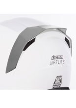 Tylny spoiler do kasku Icon Airflite lustrzany srebrny